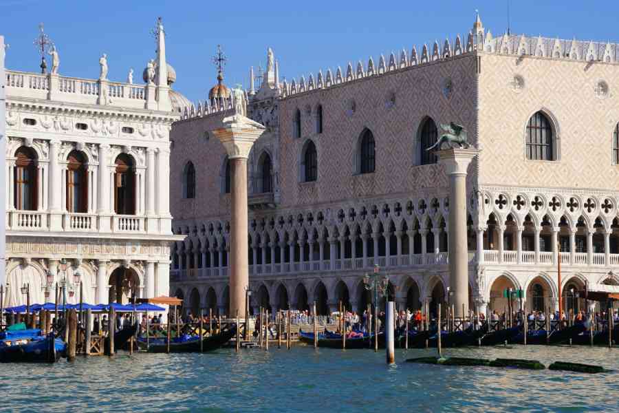 Absolute Venice - Venice Dream House Apartments